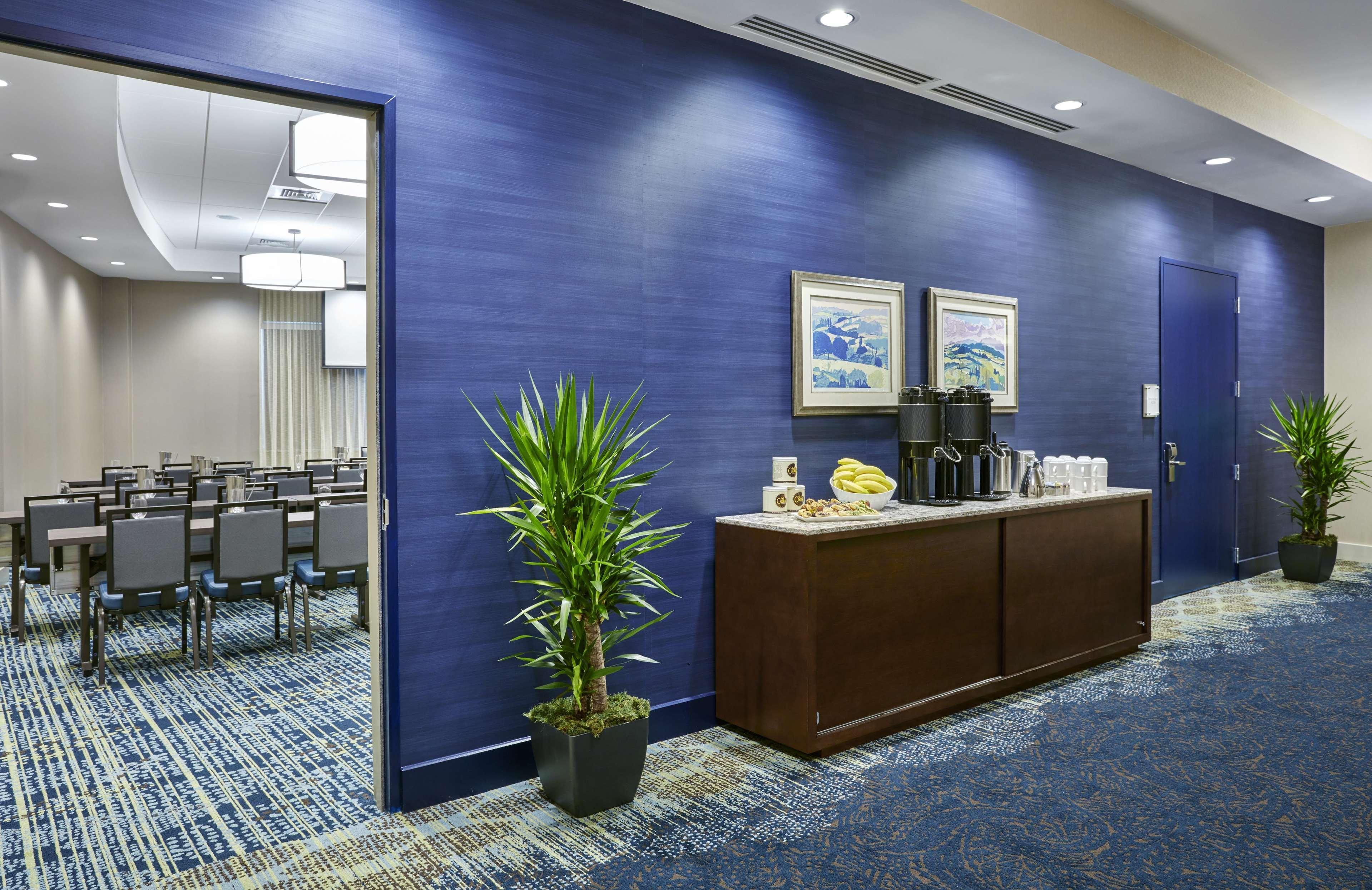 Hotel Doubletree By Hilton Charlotte Uptown Exterior foto