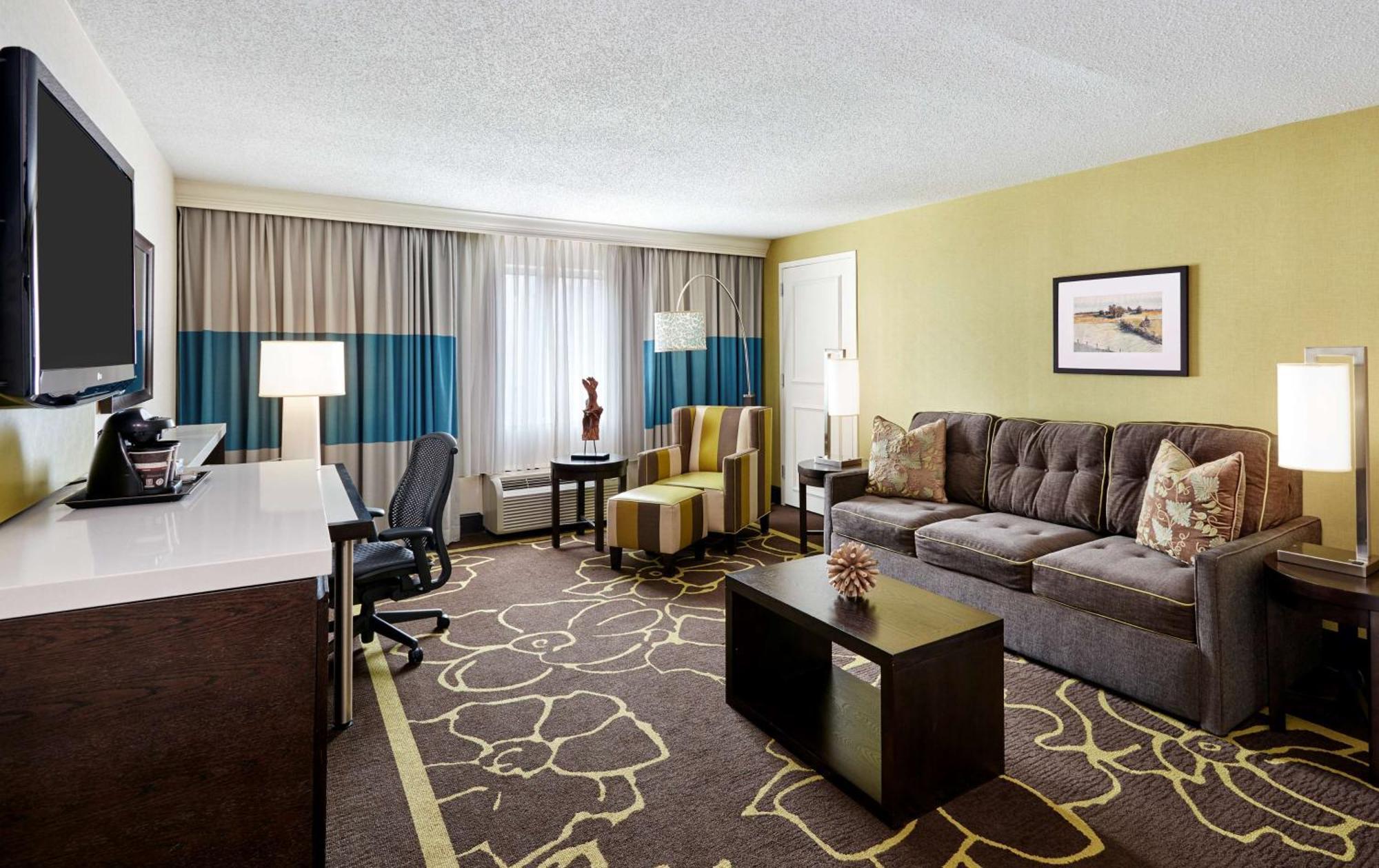 Hotel Doubletree By Hilton Charlotte Uptown Exterior foto